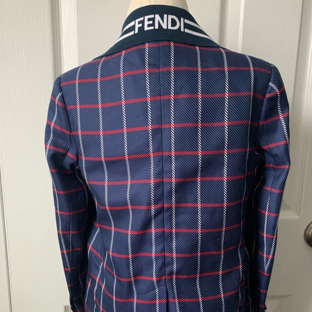 Fendi Junior Jacket
Navy blue  junior blazer - Picture 7 of 9